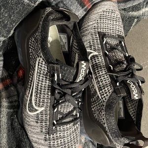 Nike air vapormax size 9.5